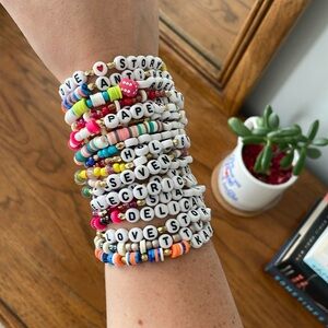 Set of 20 Taylor Swift Friendship Bracelets 💕